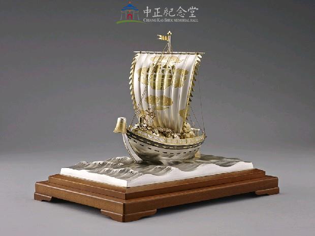 Silver Treasure Boat Collection Image, Figure 3, Total 6 Figures